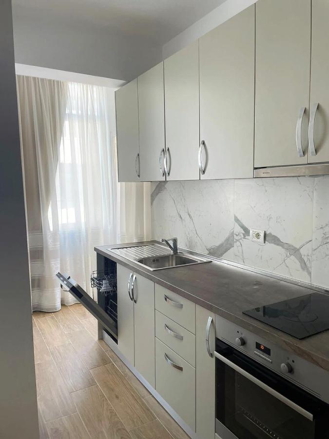 Central City Apartment ティラナ エクステリア 写真