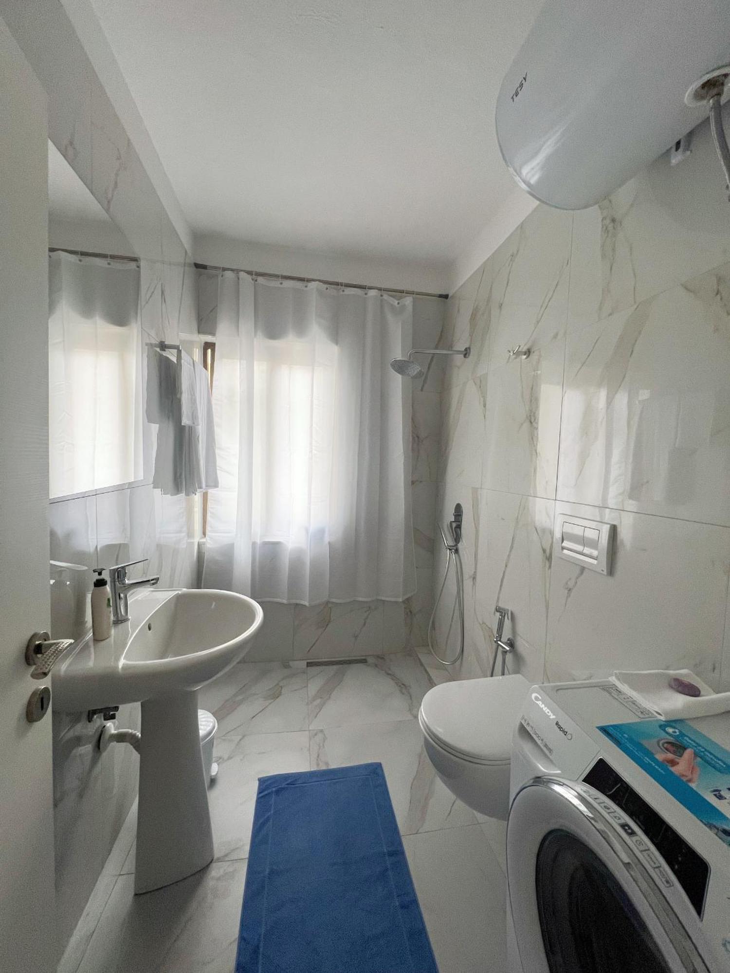 Central City Apartment ティラナ エクステリア 写真